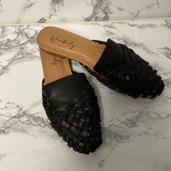 Shoes - Wonderly Women Mules Closed Toe Size 6M